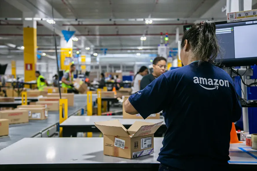 Venha Fazer Parte da Equipe Amazon: Oportunidades de Carreira que Transformam Vidas!
